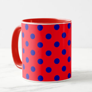 Blau auf roten Punkten Musterdesign Tasse