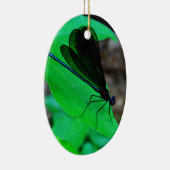 Blau Damselfly auf einem grünen Blatt. Keramik Ornament (Rechts)