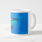 Blau des Schwertwal-Killerwals underwater Jumbo-Tasse (Vorderseite Rechts)