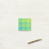 Blau Gelb Karo Patchworkmuster Post-it Klebezettel (Auf Schreibtisch)