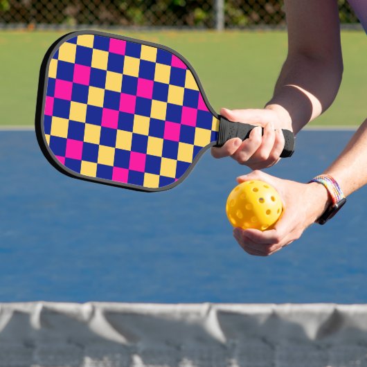 Blau Gelb Rosa Karomuster Design Pickleball Schläger (InSitu)