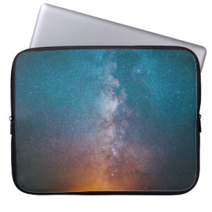BLAU, GELB UND LILA STARRY SKY WÄHREND DER NACHHEI LAPTOPSCHUTZHÜLLE
