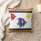 blau, gelb und rot auf weiß kissen (Decke)