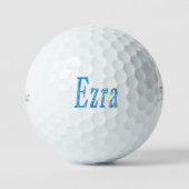 Blau gestalteter Name Ezra, Golfball (Vorderseite)