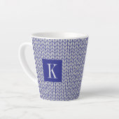 BLAU-GRAU GESTRICKTE Latte-Tasse + Anfangsbuchstab Milchtasse (Linke Ecke)