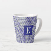 BLAU-GRAU GESTRICKTE Latte-Tasse + Anfangsbuchstab Milchtasse (Rechte Ecke)