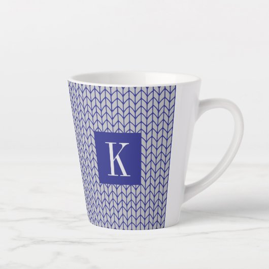 BLAU-GRAU GESTRICKTE Latte-Tasse + Anfangsbuchstab Milchtasse (Rechts)
