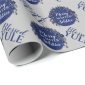 Blau & Grau Merry Winter Solstice Gesegnetes Weihn Geschenkpapier (Rolleneckpunkt)