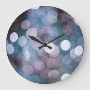 Blau graue Buche, abstrakter Hintergrund. Große Wanduhr