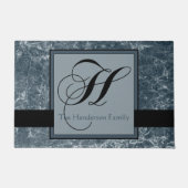 Blau-graues Marmormuster Schwarzes Monogramm H Nam Fußmatte (Vorderseite)