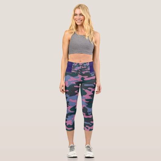 Blau Grün Rosa Tarnmuster Capri Leggings (Vorderseite)