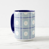 Blau kariertes Gänseblümchen-Muster Tasse (Vorderseite Links)