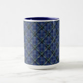 Blau kariertes Quadrat mit pixeligen Punkten Tasse (Zentrum)