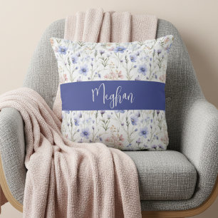 Blau Lila Aquarell Wildblumen Name Monogramm Kissen