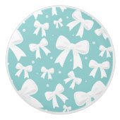 Blau mit Perlen und weißem Bogen Coquette Keramikknauf (Vorderseite)