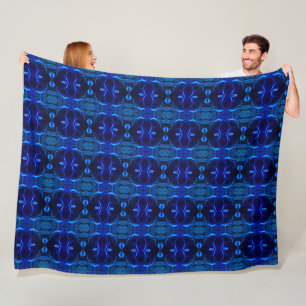 Blau mit "schwimmenden", miteinander verflochtenen fleecedecke