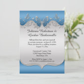 Blau mit Verzierten Silberschmetterlingen Post Wed Einladung (Stehend Vorderseite)