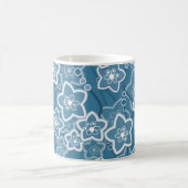 blau mit Weiß, blau, Blume, blumig, rustikal, fa Kaffeetasse (Mittel)