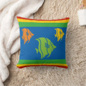 blau, orange, gelb und grüner Fisch auf weiß Kissen (Decke)