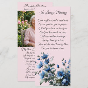 Blau-rosa Gedenk-Gebetskarte mit floralem Muster