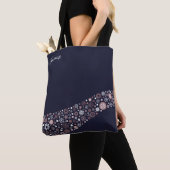 Blau, rosa Gold und weiße Winterschneeflocken Tasche (Von Nahem)