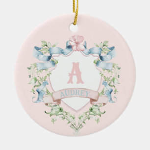 Blau-rosa Grandmillennial Ribbon-Wappen Keramik Ornament