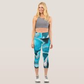 Blau, Schwarz und Weiß-Marmor-Fluid Art Capri Leggings (Vorderseite)