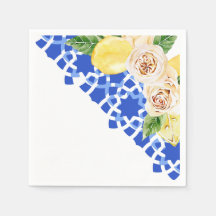 Blau-schwarze Sommerfliesen und Zitronen