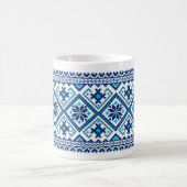 Blau Ukrainische Stickerei (vyshyvanka) Tasse (Mittel)