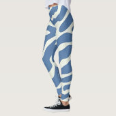 Blau und Creme Modernes Abstraktes Wavy Lines Must Leggings (Links)