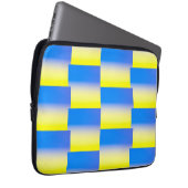 Blau und Gelb Ukraine Inspiriert Frieden gegen den Laptopschutzhülle (Vorne Rechts)