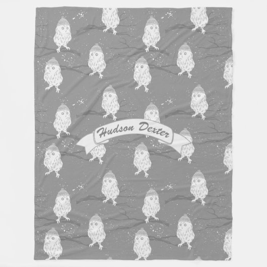 Blau und Graues Owl auf einem Zweigmuster Fleecedecke (Vorderseite)