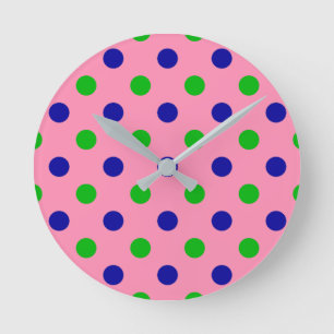 Blau und Grün auf rosa Punkten Muster Runde Wanduhr
