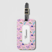 Blau und lila Blume auf rosa. Gepäckanhänger (Vorderseite Vertikal)