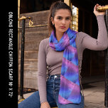 Blau und Lila Shiny Look Abstraktes Muster Long Schal<br><div class="desc">Scarf mit bunten Farbtönen in abstrakten Kunstmustern,  die einen glänzenden Look verleihen. Personalisieren Sie diese Vorlage,  wenn Sie zum Austausch des Bilds gewollt haben. Weitere Anpassungen für weitere Änderungen.</div>