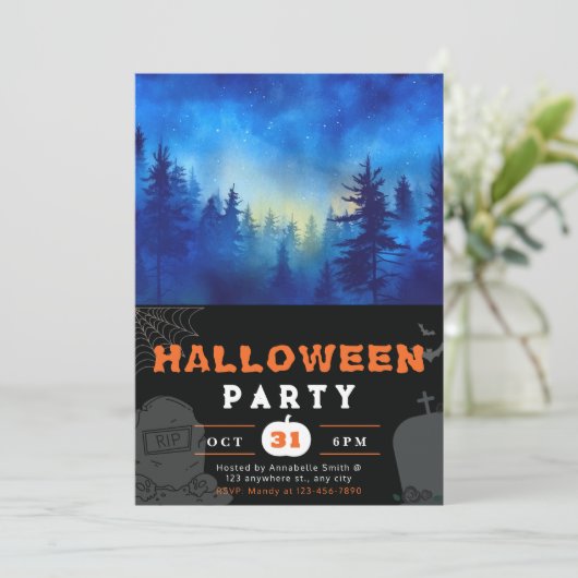Blau und Moonlit Forest Black Halloween Einladung (Stehend Vorderseite)