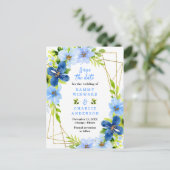 Blau- und Navy-Blume, die das Datum hochhalten Postkarte (Stehend Vorderseite)