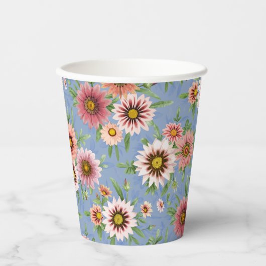 Blau und Rosa Daisy Blumendesign Pappbecher (Vorderseite)