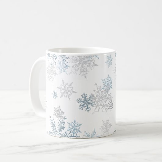 Blau und Silbergrau Winterwunder Wunderland Schnee Kaffeetasse (Vorderseite Links)