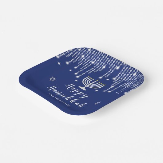 Blau und Silver String Lights Happy Hanukkah Pappteller (Gewinkelt)