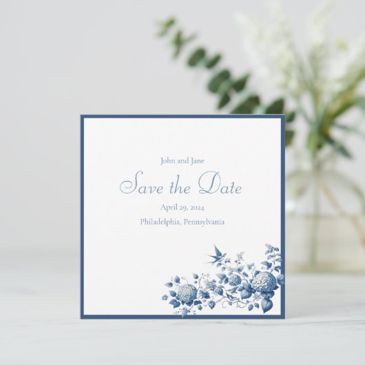 Blau und Weiß Chinoiserie Muster Save The Date (Stehend Vorderseite)