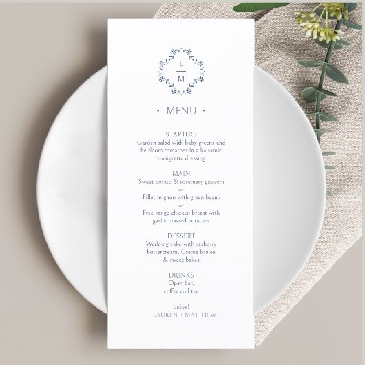 Blau und Weiß | Floral Monogram Flat Wedding Menu Menükarte