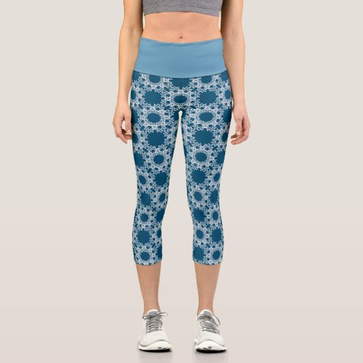 Blau und weiß Gemustert Yoga Capris von Joya Eve (Vorderseite)