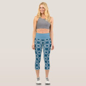Blau und weiß Gemustert Yoga Capris von Joya Eve (Vorderseite)