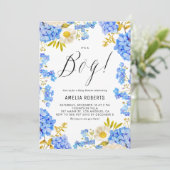 Blau und weiß Hydrangeas Es ist eine Baby-Dusche Einladung (Stehend Vorderseite)