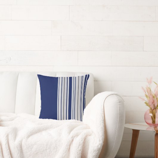 Blau- und Weißstreifen-Kissen mit schwarzen Akzent Kissen (Liege)