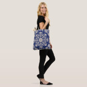 Blau Vintag: Elegantes, nahtloses Muster. Tasche (Am Model)