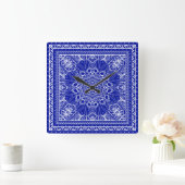 Blau-Weiß-Bandanna-Design Quadratische Wanduhr (Zuhause)