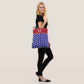 Blau-Weiß Gepunktet Mit Rotem Monogramm Tasche (Am Model)