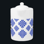 Blau-weiß kariert<br><div class="desc">Diamant Blau und Weiß karierte Gestaltung mit weißem Hintergrund. Zwei Orte für die Textanpassung. Ein einfach wunderschönes personalisiertes Geschenk für die Küche.</div>